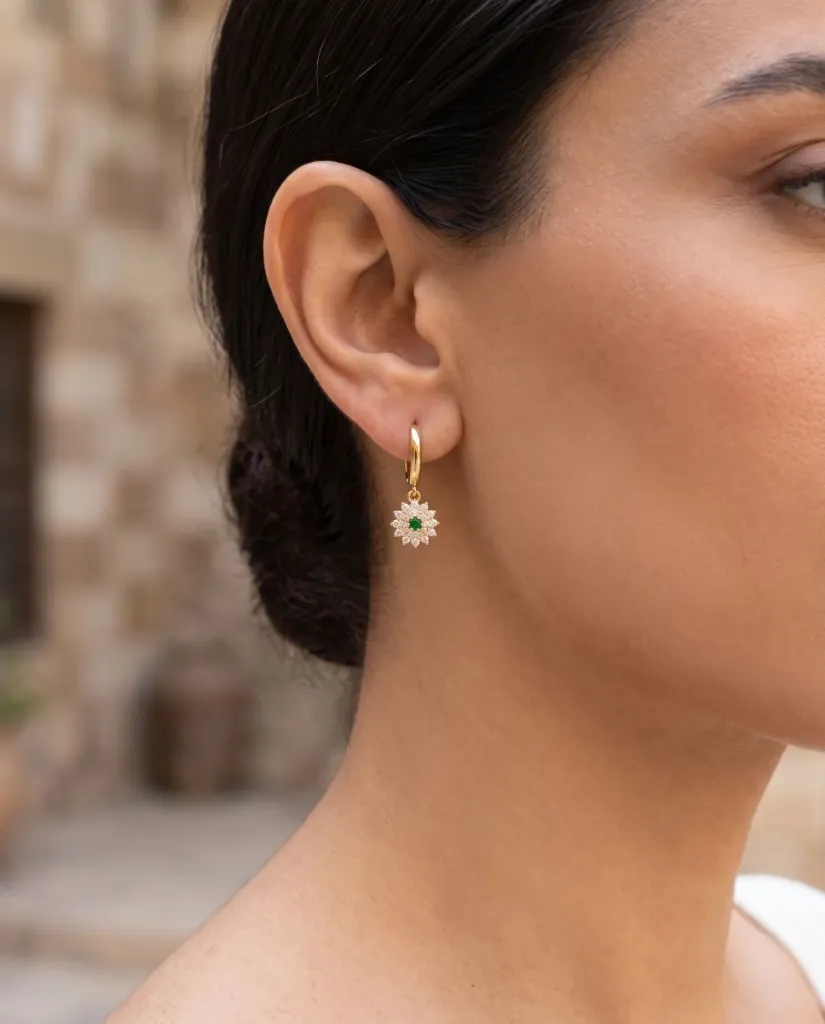 [Eari-00050-16] Studs (White & Green Star)
